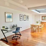Luxe 2Br 2 Bath With Terrace, Secure Parking, 200M From Sydney Metro