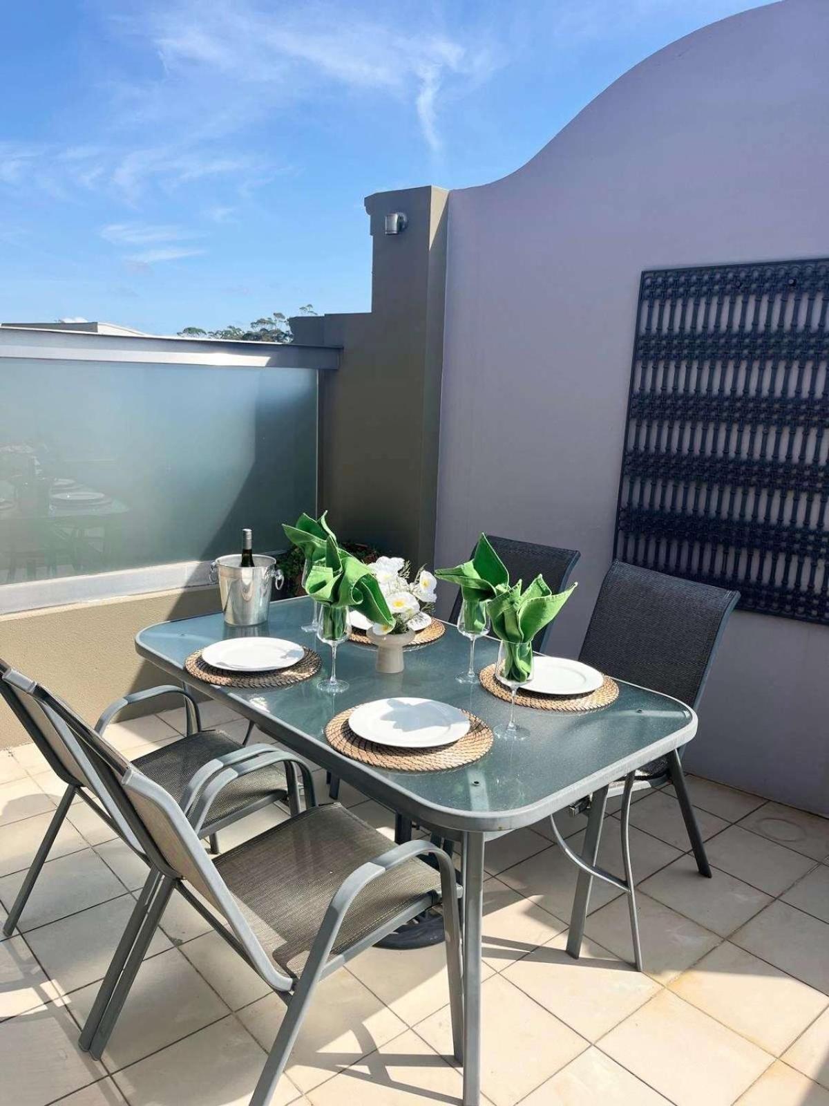 Luxe 2Br 2 Bath With Terrace, Secure Parking, 200M From Sydney Metro * Sydney