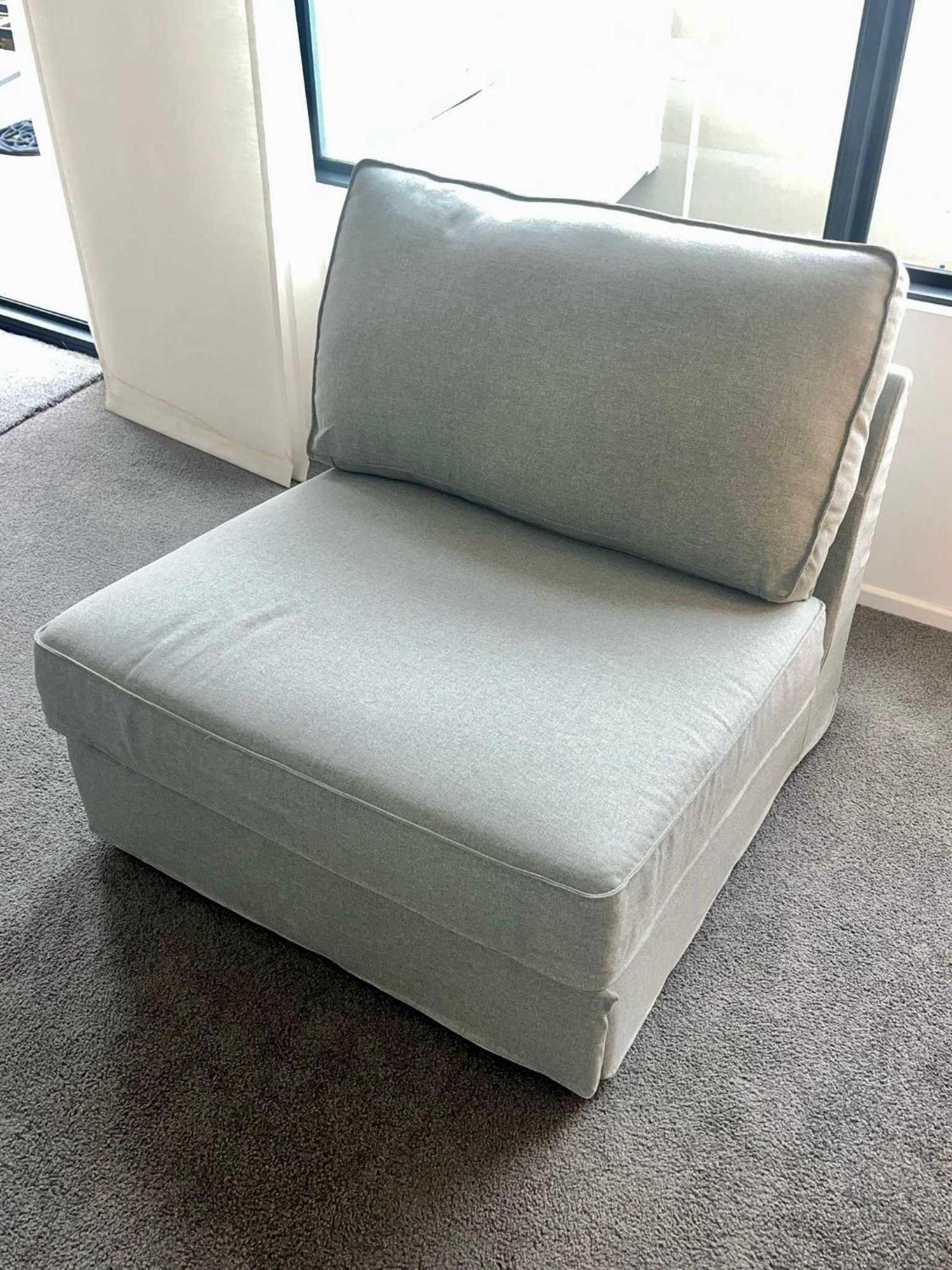 Luxe 2Br 2 Bath With Terrace, Secure Parking, 200M From Sydney Metro Apartment